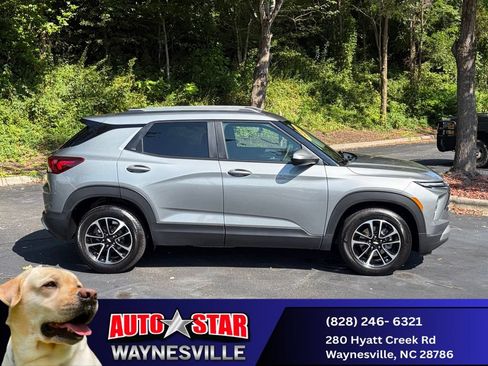 Used 2024 Chevrolet TrailBlazer LT FWD image 3