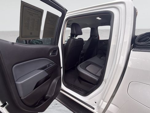 Used 2019 Chevrolet Colorado Z71 AWD/4WD image 40