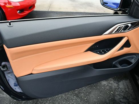 Used 2022 BMW 430i Convertible w/ Convenience Package image 11