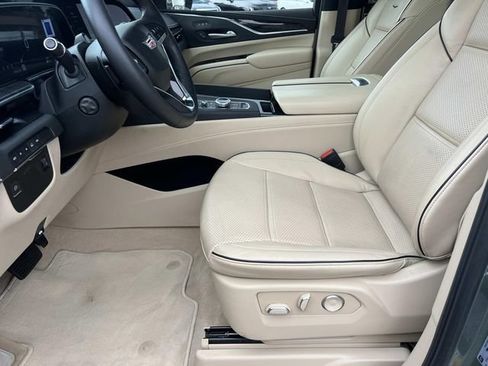 Certified 2023 Cadillac Escalade Premium Luxury AWD/4WD image 19
