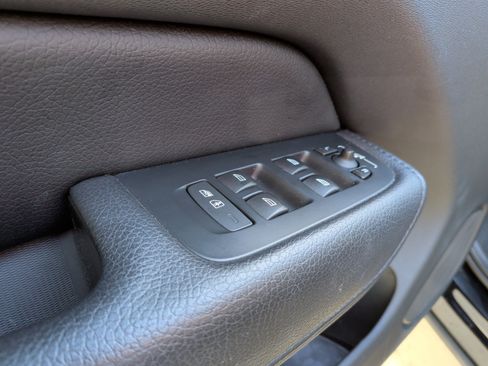 Used 2021 Volvo XC60 T5 Momentum image 15