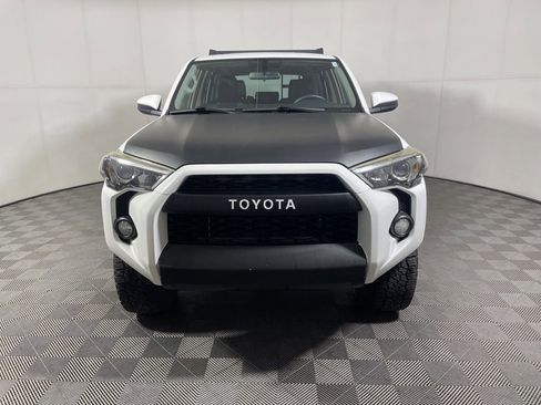 Used 2016 Toyota 4Runner SR5 AWD/4WD image 3
