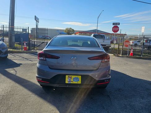 Used 2020 Hyundai Elantra SE FWD image 6