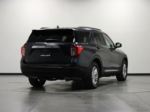 Used 2023 Ford Explorer XLT image 4