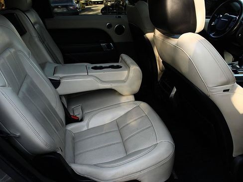 Used 2019 Land Rover Range Rover Sport HSE AWD/4WD image 21