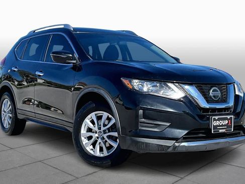 Used 2018 Nissan Rogue SV image 3