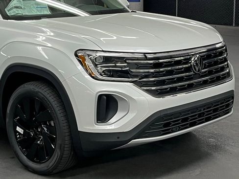 New 2026 Volkswagen Atlas SE image 43