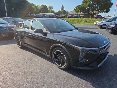 Used 2025 Kia K4 EX FWD image 1