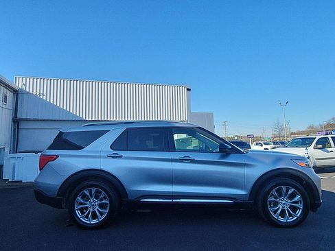 Used 2021 Ford Explorer Limited w/ Equipment Group 301A image 6