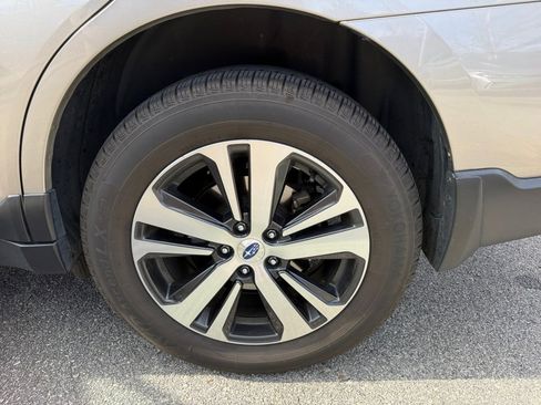 Used 2018 Subaru Outback 3.6R Limited image 26