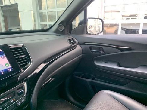 Used 2023 Honda Ridgeline Black Edition image 18