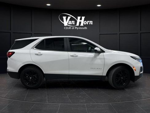 Used 2024 Chevrolet Equinox LT image 2