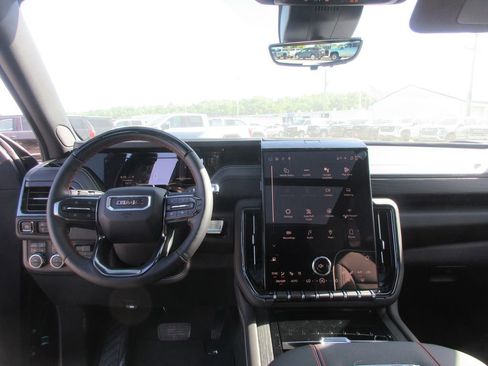 New 2026 GMC Yukon XL AT4 Ultimate AWD/4WD image 18