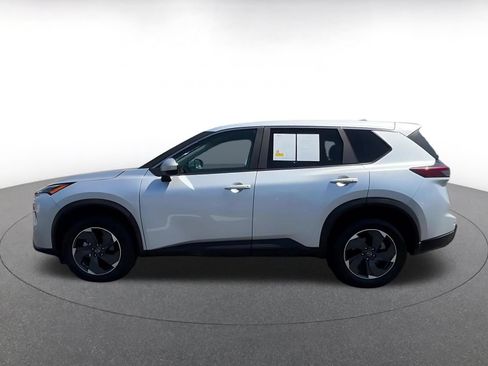 Used 2025 Nissan Rogue SV AWD/4WD image 9
