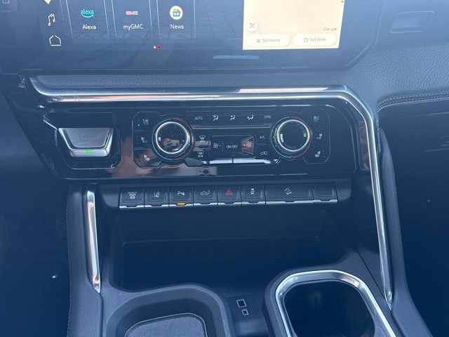 Used 2025 GMC Sierra 2500 Denali w/ Technology Package AWD/4WD image 35