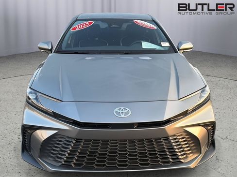 Certified 2025 Toyota Camry SE FWD image 9