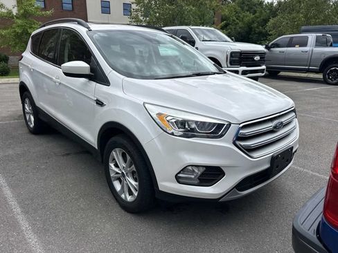 Used 2018 Ford Escape SEL w/ Ford Safe & Smart Package AWD/4WD image 2