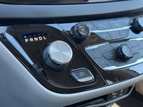 Used 2017 Chrysler Pacifica Touring-L Plus w/ Advanced Safetytec Group image 21