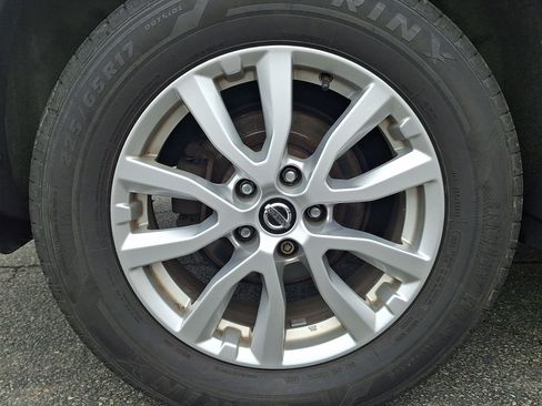 Used 2018 Nissan Rogue SV AWD/4WD image 8
