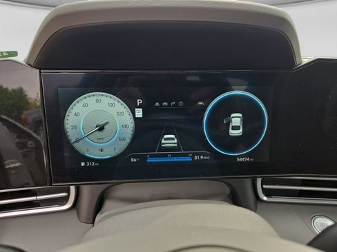 Used 2024 Hyundai Elantra SEL FWD image 14