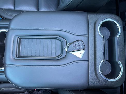 Used 2022 Chevrolet Tahoe Z71 w/ Luxury Package image 53