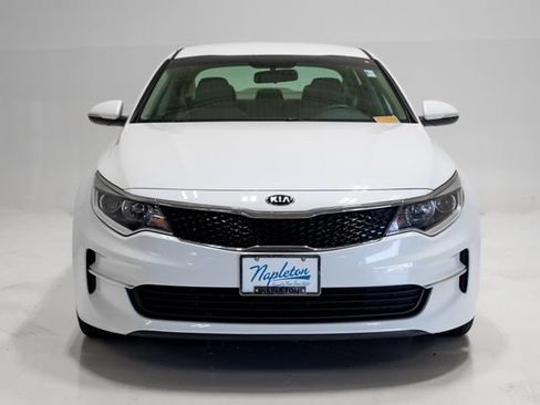 Used 2018 Kia Optima LX w/ 17" Alloy Wheels Package FWD image 4
