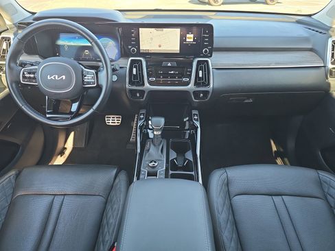 Used 2023 Kia Sorento SX Prestige image 9