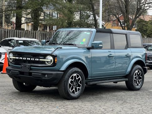 Used 2022 Ford Bronco Outer Banks image 2