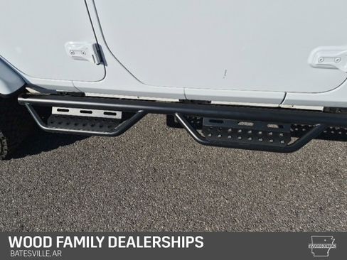 Used 2021 Jeep Wrangler Unlimited Sahara 4xe image 32