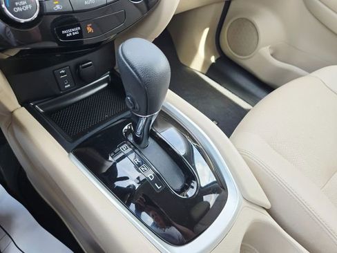 Used 2016 Nissan Rogue SL w/ SL Premium Package image 14