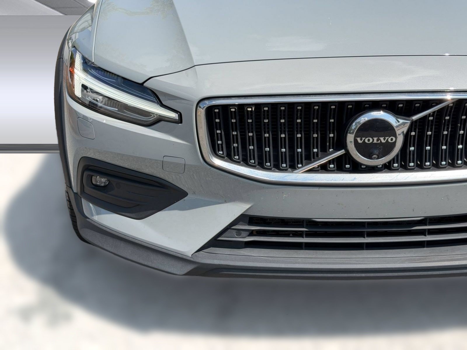Certified 2025 Volvo V60 B5 Cross Country Ultra AWD/4WD image 12