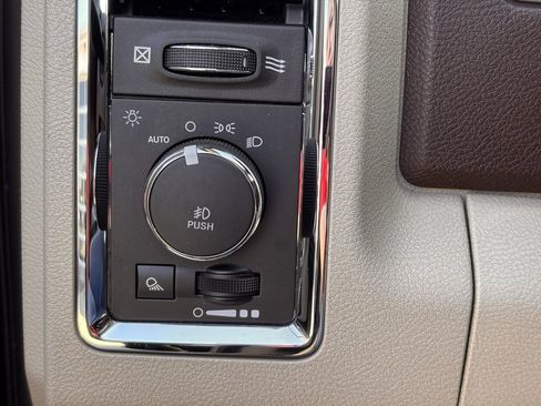 Used 2018 RAM 2500 Laramie w/ Convenience Group image 14