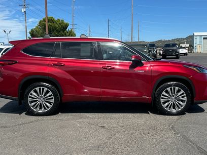 Used 2021 Toyota Highlander Platinum