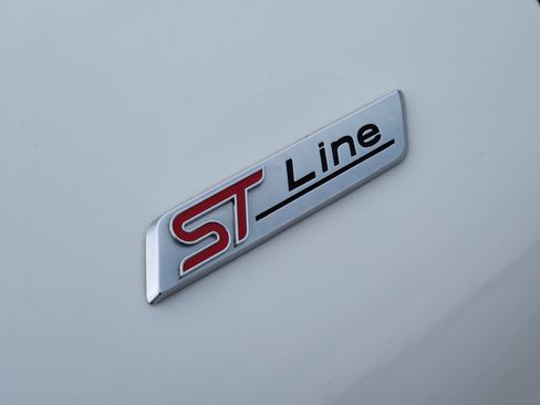 Used 2022 Ford Explorer ST-Line w/ Class IV Trailer Tow Package AWD/4WD image 14