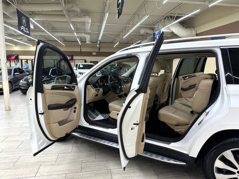 Used 2018 Mercedes-Benz GLS 450 4MATIC w/ Premium Package image 14