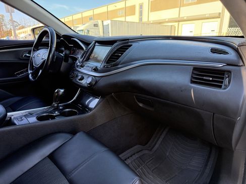 Used 2018 Chevrolet Impala LT image 23