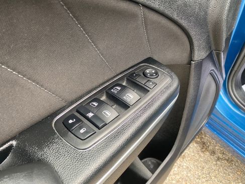 Used 2023 Dodge Charger SXT RWD image 19