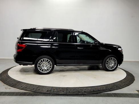 Used 2023 Ford Expedition Limited image 8