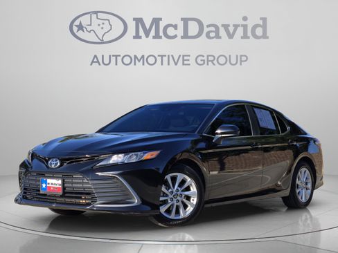 Used 2021 Toyota Camry LE FWD image 1