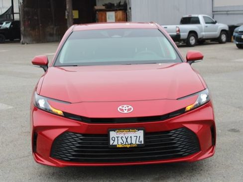 Used 2025 Toyota Camry LE image 2
