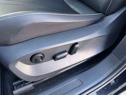 Used 2022 Volkswagen Tiguan SE image 27