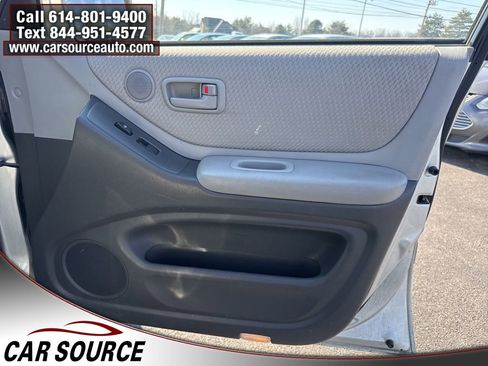 Used 2004 Toyota Highlander 2WD image 24