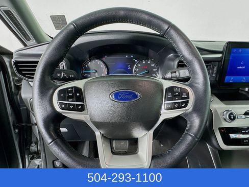 Used 2022 Ford Explorer XLT image 11
