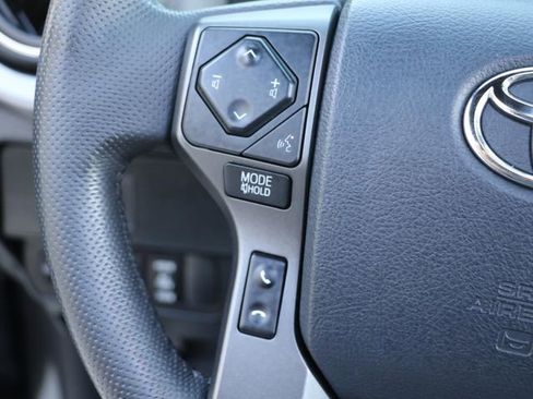Used 2020 Toyota Tacoma TRD Off-Road w/ TRD Premium Off Road Package AWD/4WD image 29
