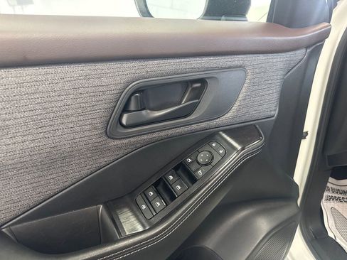 Used 2021 Nissan Rogue S image 10