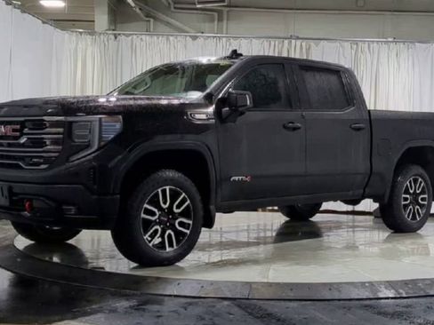 Used 2025 GMC Sierra 1500 AT4 w/ AT4 Preferred Package image 4