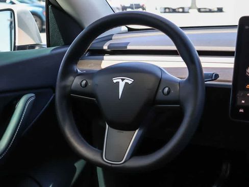 Used 2021 Tesla Model Y Long Range AWD/4WD image 14