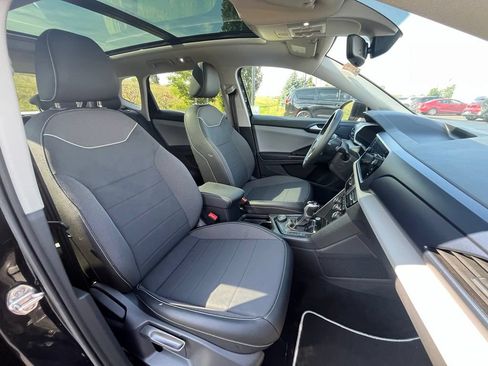 Certified 2023 Volkswagen Taos SE AWD/4WD image 13