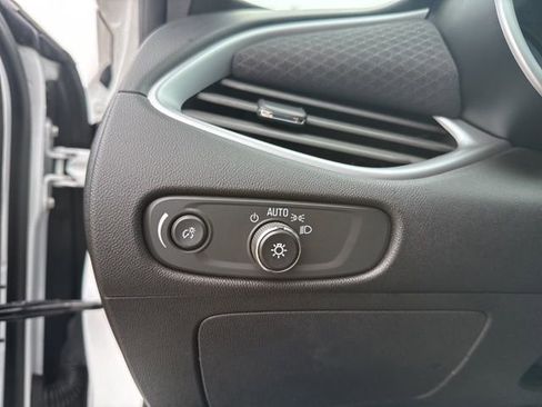 Used 2024 Chevrolet Malibu LT image 22