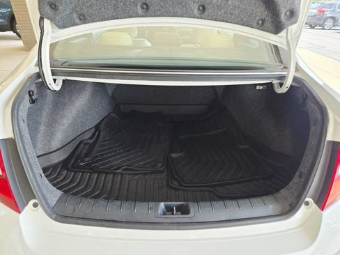 Used 2017 Honda Accord EX-L image 9